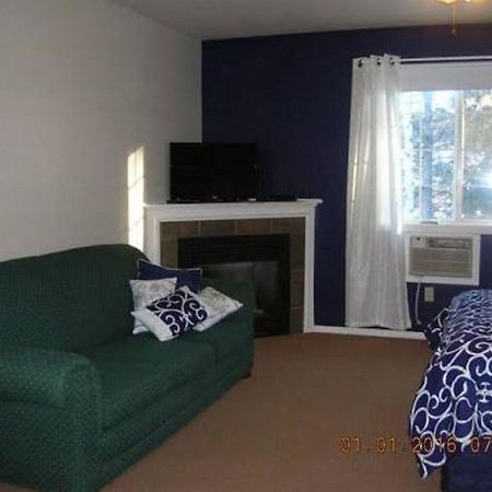 Mccracken Country Inn Hinton Bagian luar foto