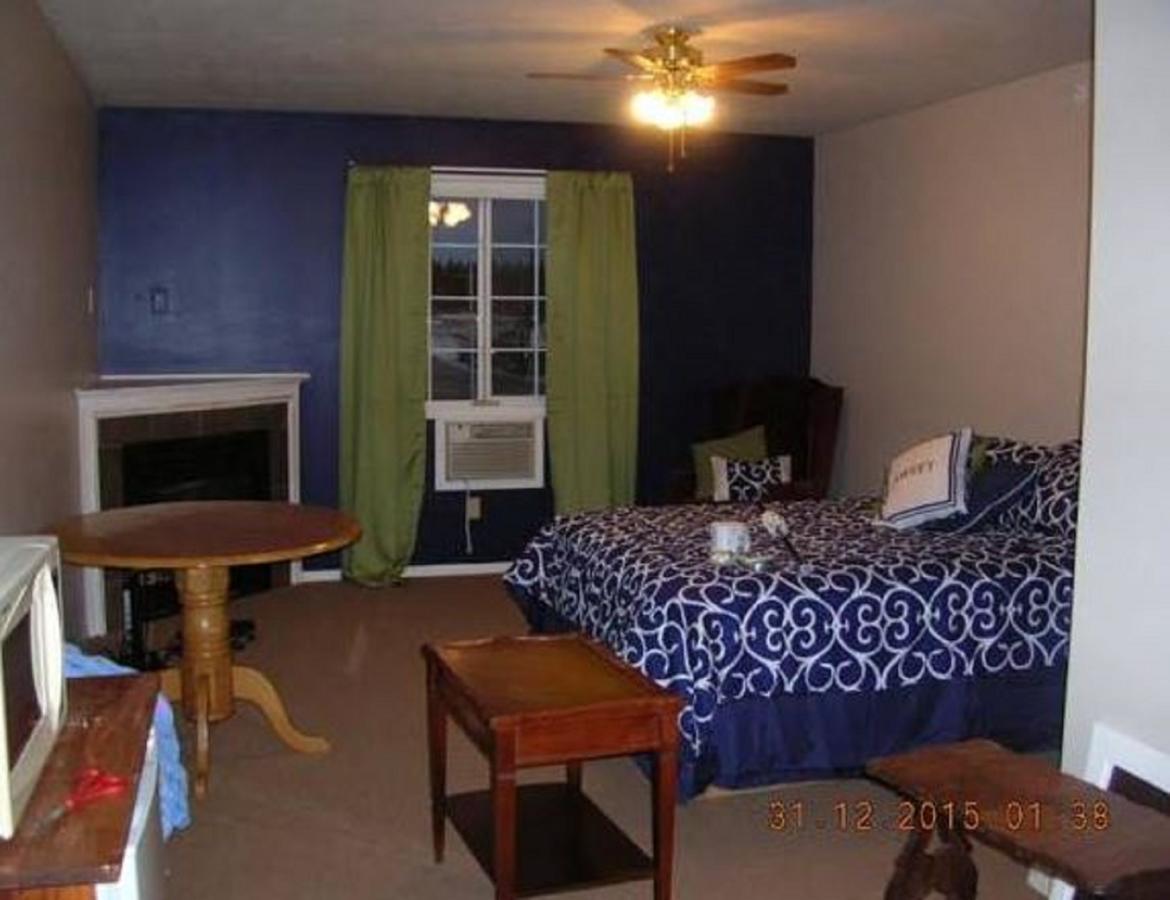 Mccracken Country Inn Hinton Bagian luar foto