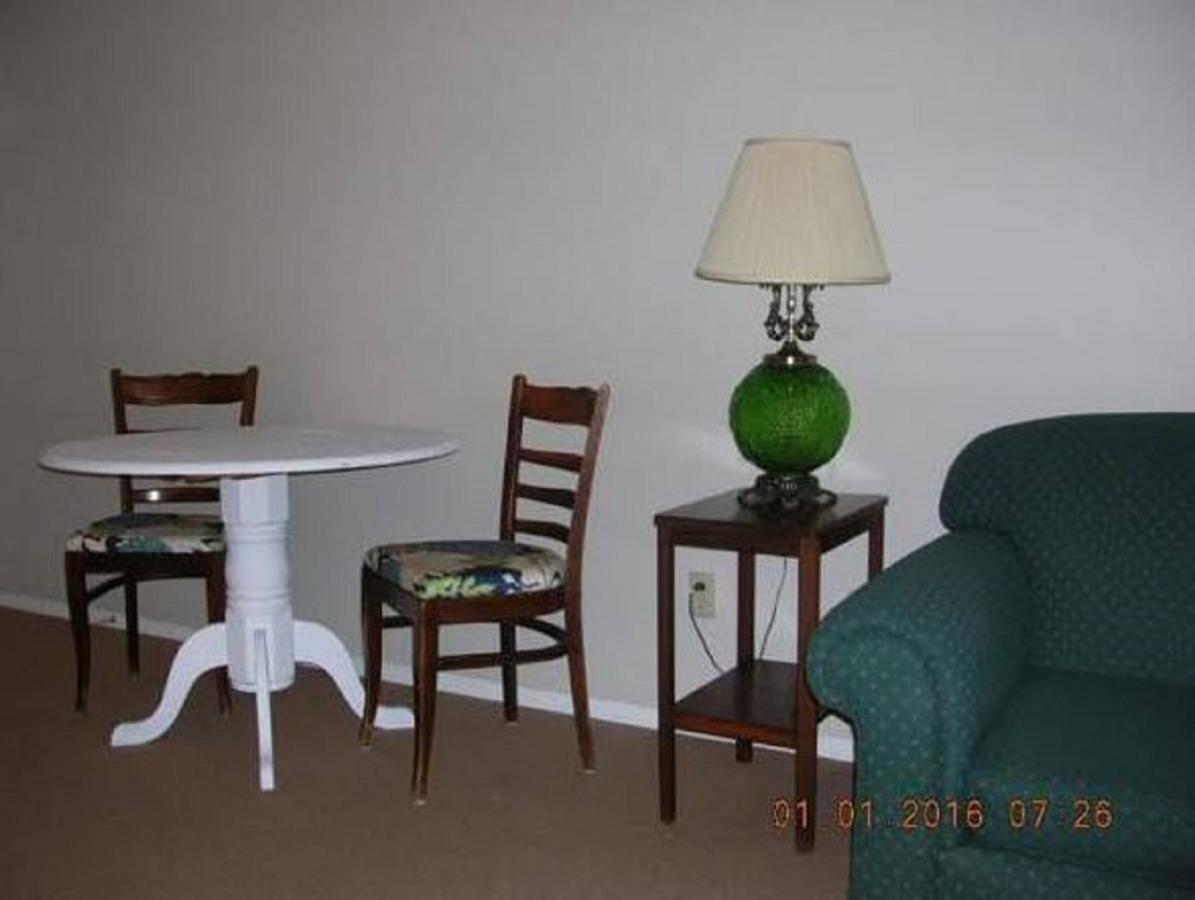 Mccracken Country Inn Hinton Bagian luar foto