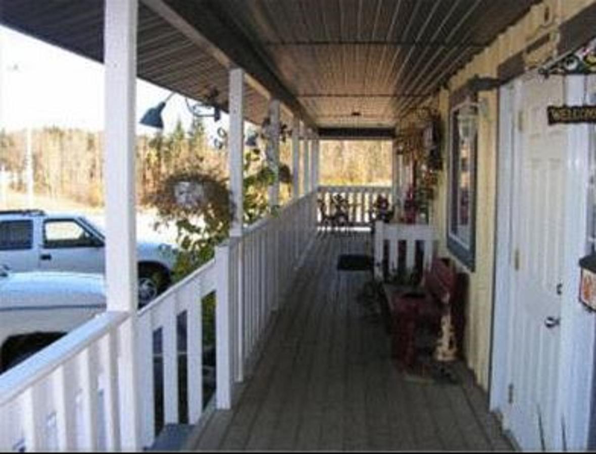 Mccracken Country Inn Hinton Bagian luar foto
